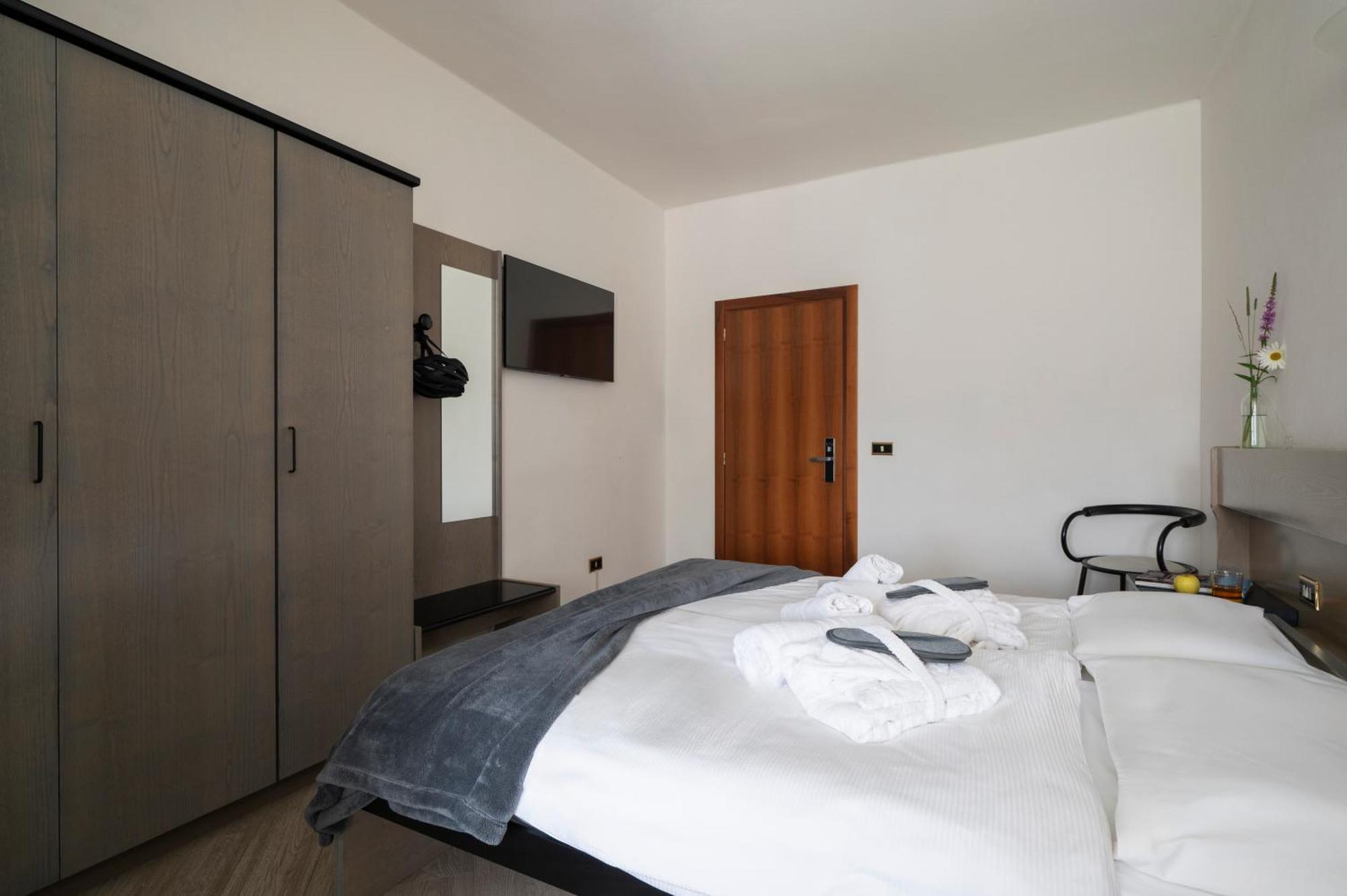 Hotel Scoiattolo Baselga di Pine Exterior photo
