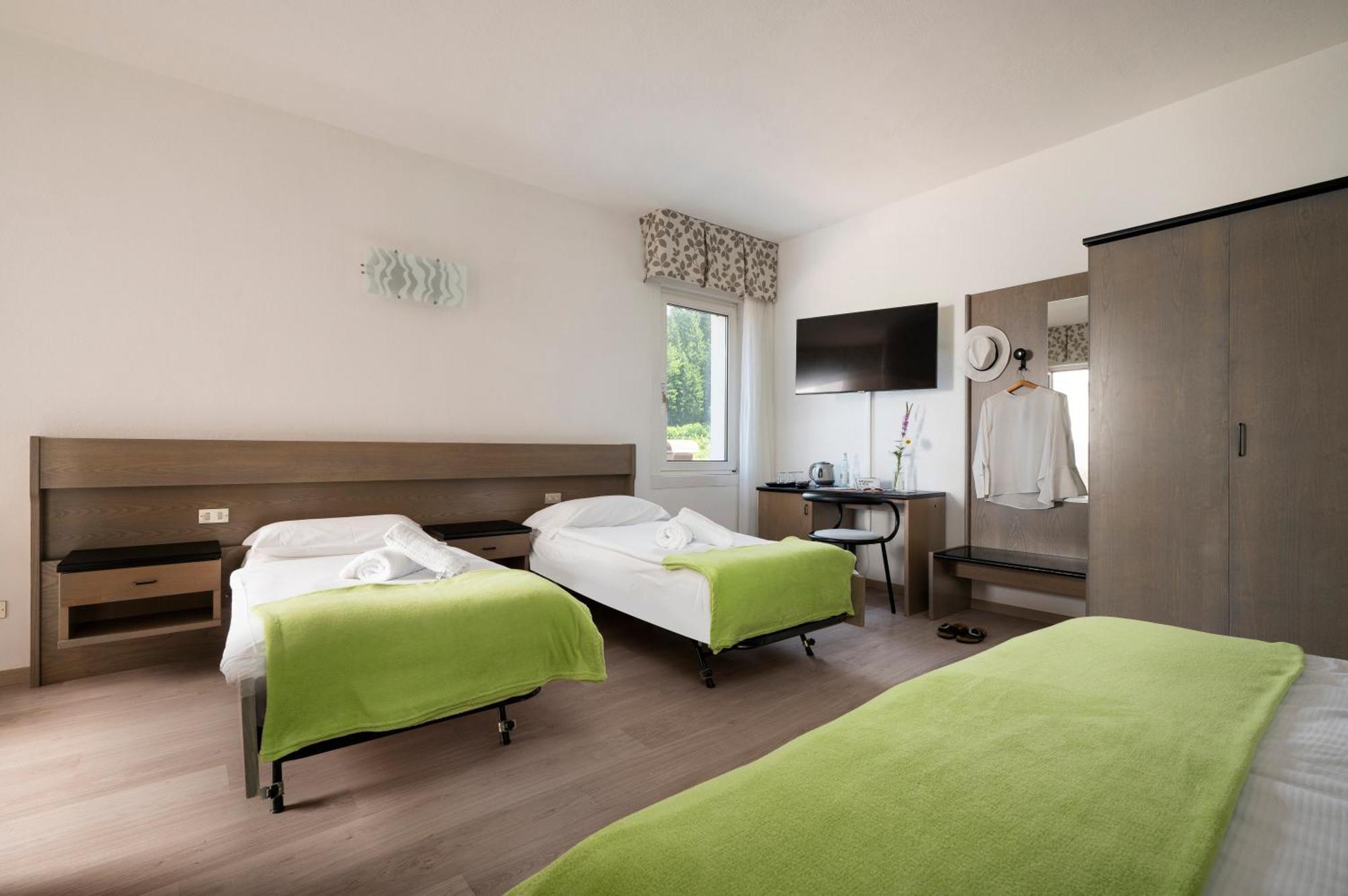 Hotel Scoiattolo Baselga di Pine Exterior photo