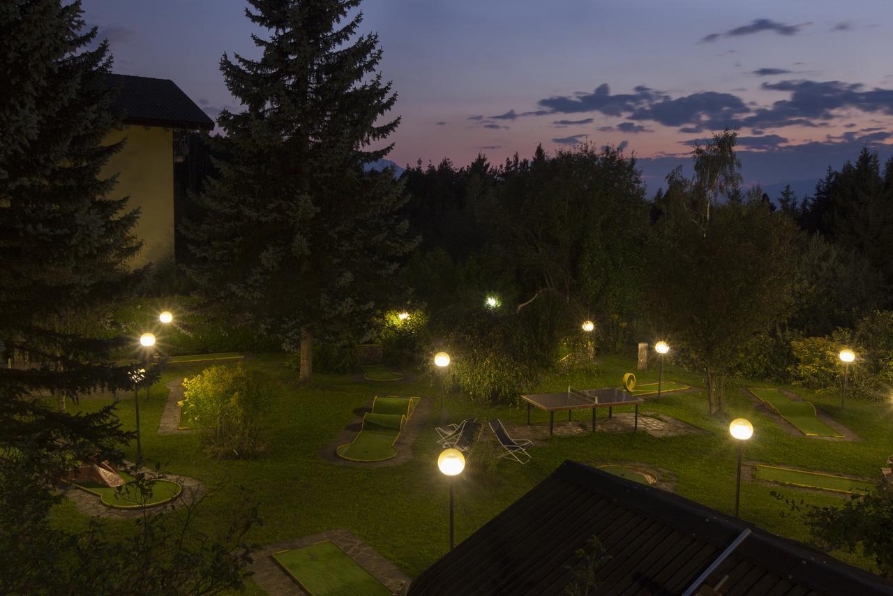 Hotel Scoiattolo Baselga di Pine Exterior photo